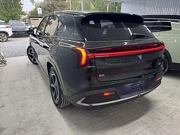 фэ: 🚗 Neta L 📅 2024 год ⚡ Плагин-гибрид (как Li Xiang) 🔋 До 300 км на — 2