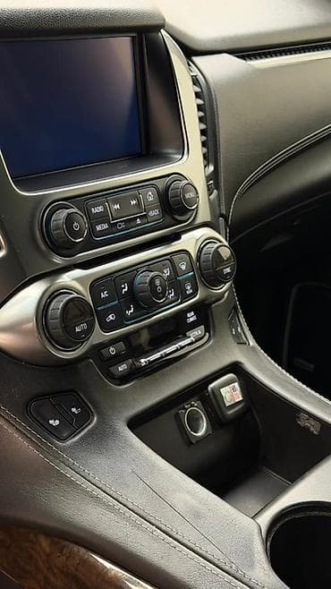 suburban: Chevrolet Suburban: 2015 г., Внедорожник — 7