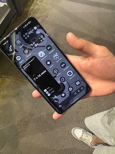 poco pad: Google Pixel 8 Pro, Б/у, 128 ГБ, цвет - Черный, 1 SIM, eSIM — 3