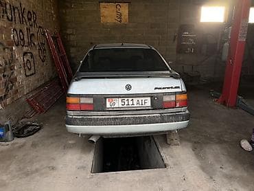 Volkswagen Passat: 1994 г., 2 л, Кол менен иштөөчү, Бензин, Седан — 1