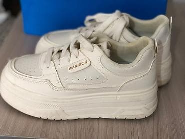 nike react: Кроссовки Warrior, повседневные, цвет: молочно‑белый. - Дизайн — 1