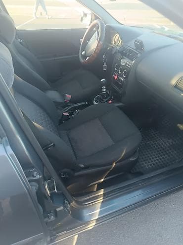 Транспорт: Ford Mondeo: 2002 г., 1.8 л, Кол менен иштөөчү, Бензин, Седан — 4