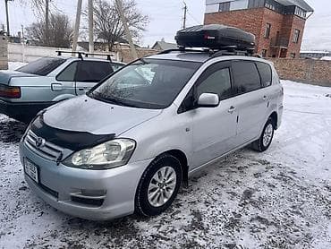 7 местка: Toyota Avensis Verso: 2005 г., 2 л, Бензин, Минивэн — 4