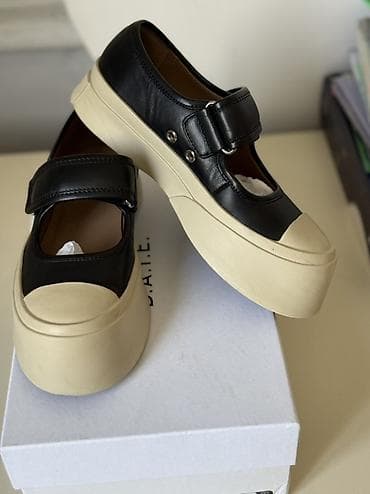 волейболный обувь: Мэри-джейн на массивной подошве - Материал верха: гладкая чёрная кожа — 2