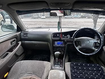 audi a8: Седан бизнес‑класса, правый руль. Серебристый цвет кузова. Кузов – 4 — 2