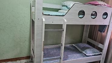 двухяростный кровать: Двухъярусная детская кровать, Б/у, ЛДСП, цвет - Белый — 2