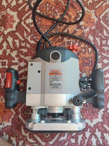 Строительное оборудование: Продаю новый фрезерный станок. В оригинале с фрезами. 14000мини — 1