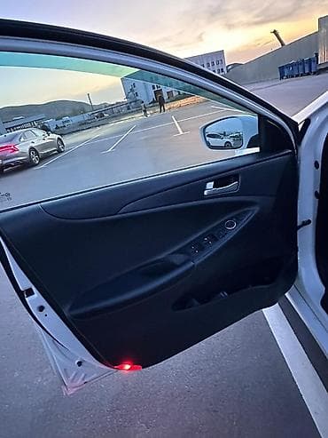 күзгү: Hyundai Sonata: 2010 г., Автомат, Бензин, Седан — 5