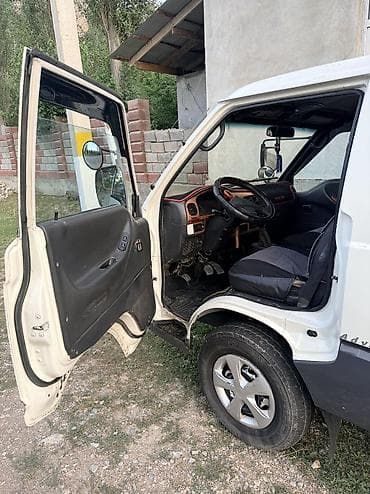 Унаа: Жеңил жүк ташуучу унаа, Hyundai, Стандарт, 3 т, Колдонулган — 7