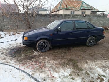 Volkswagen Passat: 1992 г., 1.8 л, Механика, Бензин, Седан
