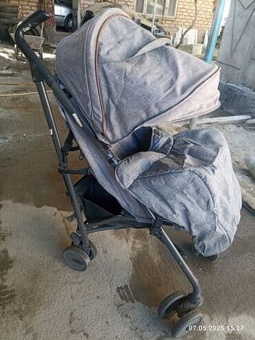 Коляска, цвет - Серебристый, Б/у