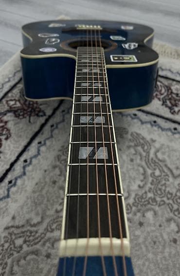 рок группа: Электроакустическая гитара с вырезом (cutaway), цвет – синий градиент — 8