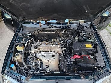 авто в такси: Toyota Avensis: 2001 г., 2 л, Механика, Бензин, Седан — 9