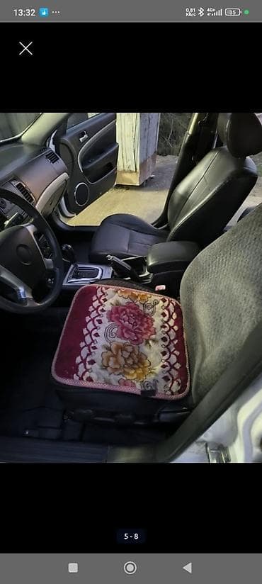 audi a4 2008: Белый седан, 4 двери, тонированные задние стекла. Салон черный, обивка — 3