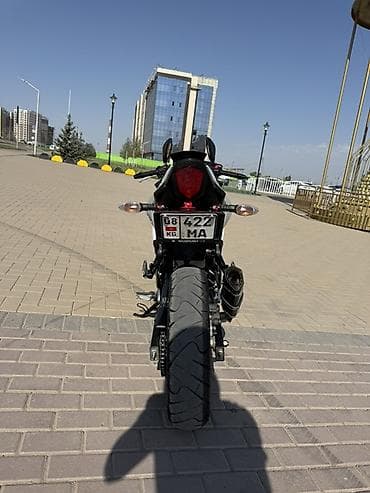 lada 9: •Suzuki GSX-R 250 •Состояние Ляля •2024 года •пробег 9.000 •ABS •Лед — 4