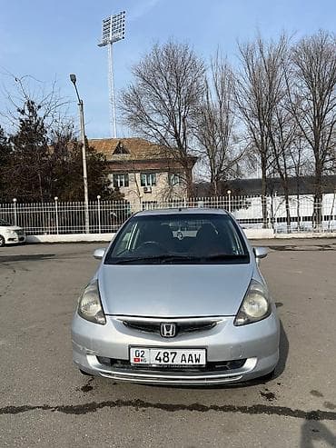 toyota corolla 2002: Honda Fit: 2001 г., 1.3 л, Вариатор, Бензин — 4