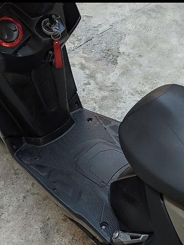 скутер водный: Тип скутера Yamaha, 150 куб. см, Бензин — 4