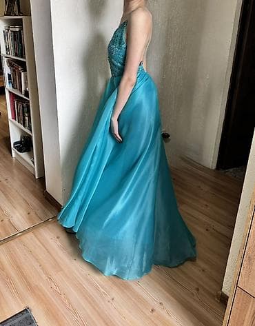 Вечернее платье бирюзового цвета с открытой спиной Handmade -