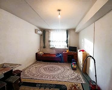 1 комната, 30 м², Индивидуалка, 2 этаж, Старый ремонт — 1