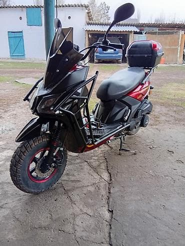 Скутер Bars (кросс-стиль) с ветровым стеклом и защитными дугами