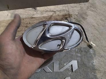 значок hyundai: Светящаяся эмблема Hyundai на решетку радиатора. - Тип: передний — 1