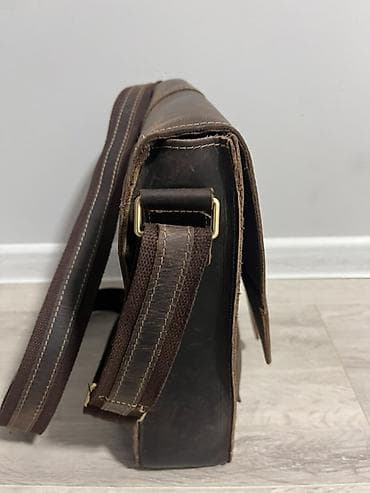 стил: Кожаная сумка-мессенджер через плечо, темно-коричневая ручная работа — 3