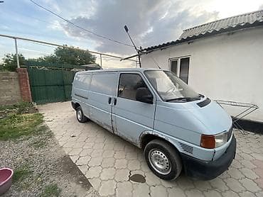 Унаа: Volkswagen Transporter: 1996 г., 2.5 л, Кол менен иштөөчү, Бензин, Van — 2