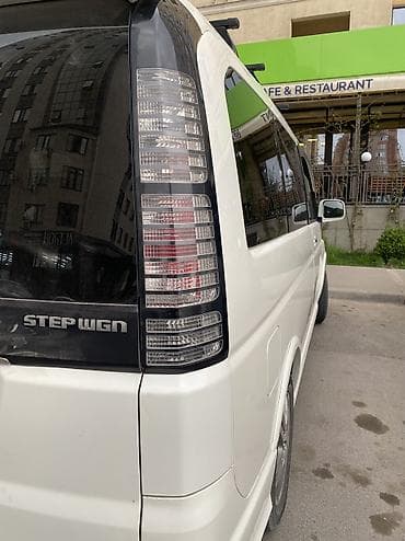 зеркало степвагон: Honda Stepwgn: 2004 г., 2 л, Автомат, Бензин, Вэн/Минивэн — 3