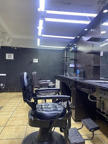 кресла для барбершопа: Барбер-кресла и рабочие места для салона - Комплект из нескольких — 1