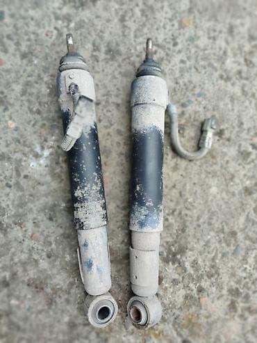 Амортизаторы задние оригиналы на Жх470 Gx470