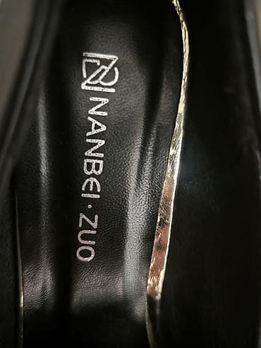 сколько стоит лабутены: Классические женские лодочки на высоком каблуке. - Цвет: черный - — 4