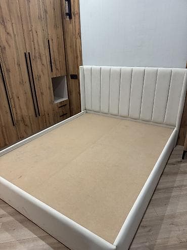 Офис эмереги: Абсолютно новый 2х спальный диван. Размер 180х200
Цена 15000сом — 1