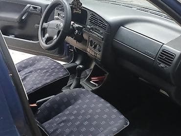 1: Volkswagen Golf: 1994 г., 1.8 л, Механика, Бензин, Универсал — 6