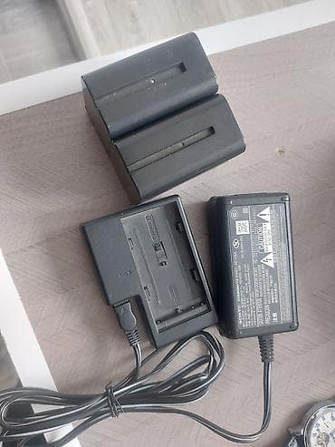 sony mark 2: Зарядный комплект для видеокамер Sony Состав: - Сетевой адаптер Sony — 1