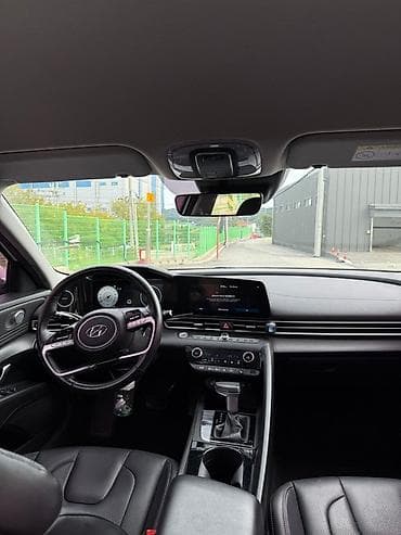 панель машины: Hyundai Avante: 2020 г., Автомат, Гибрид, Седан — 5