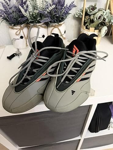 Кроссовки Adidas (баскетбольные) - Модель с низким/средним профилем — 2