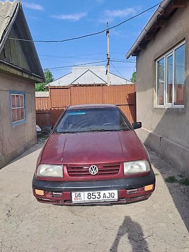 2 4 д: Volkswagen Vento: 1994 г., Механика, Седан — 1