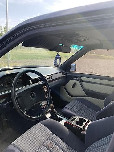 king tony: Mercedes-Benz W124: 1991 г., 2.3 л, Механика, Бензин, Седан — 3
