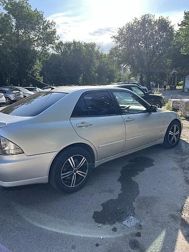 Lexus IS: 2002 г., 2 л, Автомат, Бензин, Седан