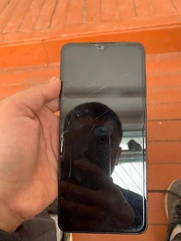 telefon ishlagan: Смартфон с экраном ~ (каплевидный вырез под фронтальную камеру). Цвет — 4