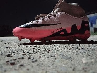 фудбольные красовки: Футбольные бутсы с шипами для натурального газона я брал за 2000 одам — 3