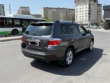 6d mark: Toyota Highlander: 2013 г., 3.5 л, Автомат, Бензин, Кроссовер — 4