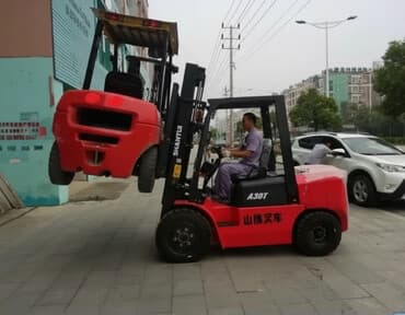 Сдаю Вилочный (Кара) погрузчик, 3500 тонн, Почасово