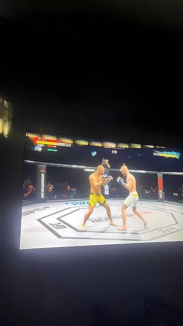smart ups: Продаю ps4 slim в комплекте 1 ориг контроллер два диска:fc24,ufc4 — 3