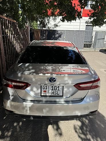 Транспорт: Toyota Camry: 2017 г., 2.5 л, Вариатор, Гибрид, Седан — 5
