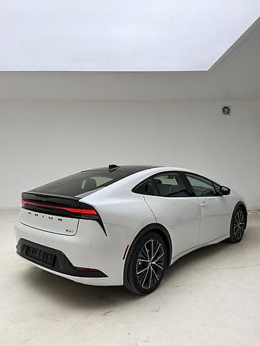 шлейф приус: Toyota Prius: 2023 г., 2 л, Вариатор, Гибрид, Лифтбек — 10