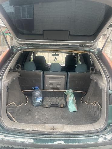 Унаа сатуу: Nissan Almera Tino: 2001 г., 2.2 л, Кол менен иштөөчү, Дизель, Хетчбек — 8