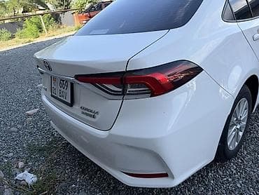 Toyota Corolla: 2021 г., 1.8 л, Вариатор, Гибрид, Седан — 4