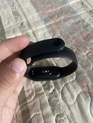 Xiaomi: Фитнес-браслет с сенсорным экраном и силиконовым ремешком (черный) — 1