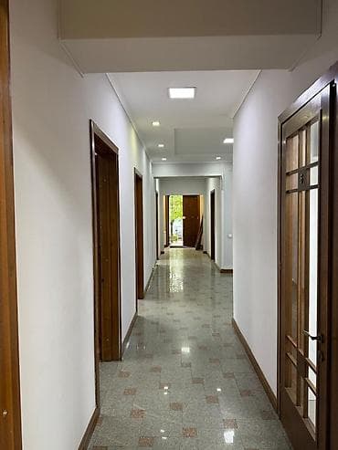 английский квартал бишкек: Аренда офисов, 200 м², В жилом комплексе, 1 линия, С отдельной кухней, С отдельным входом — 8